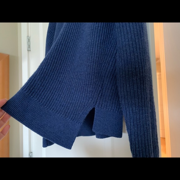 Club Monaco asymmetrical 100% wool sweater - Picture 10 of 13